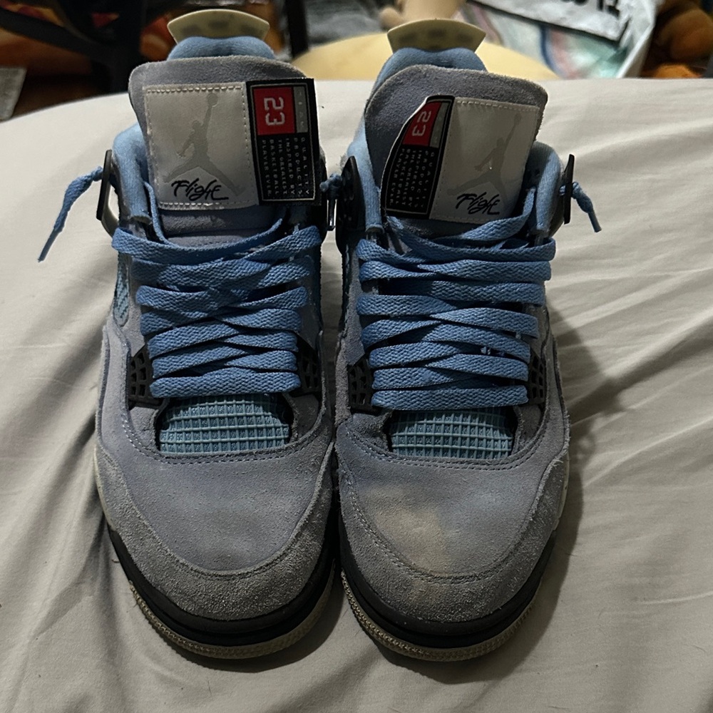 Jordan 4 Retro University Blue